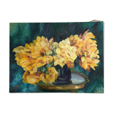 Table bouquet of yellow roses