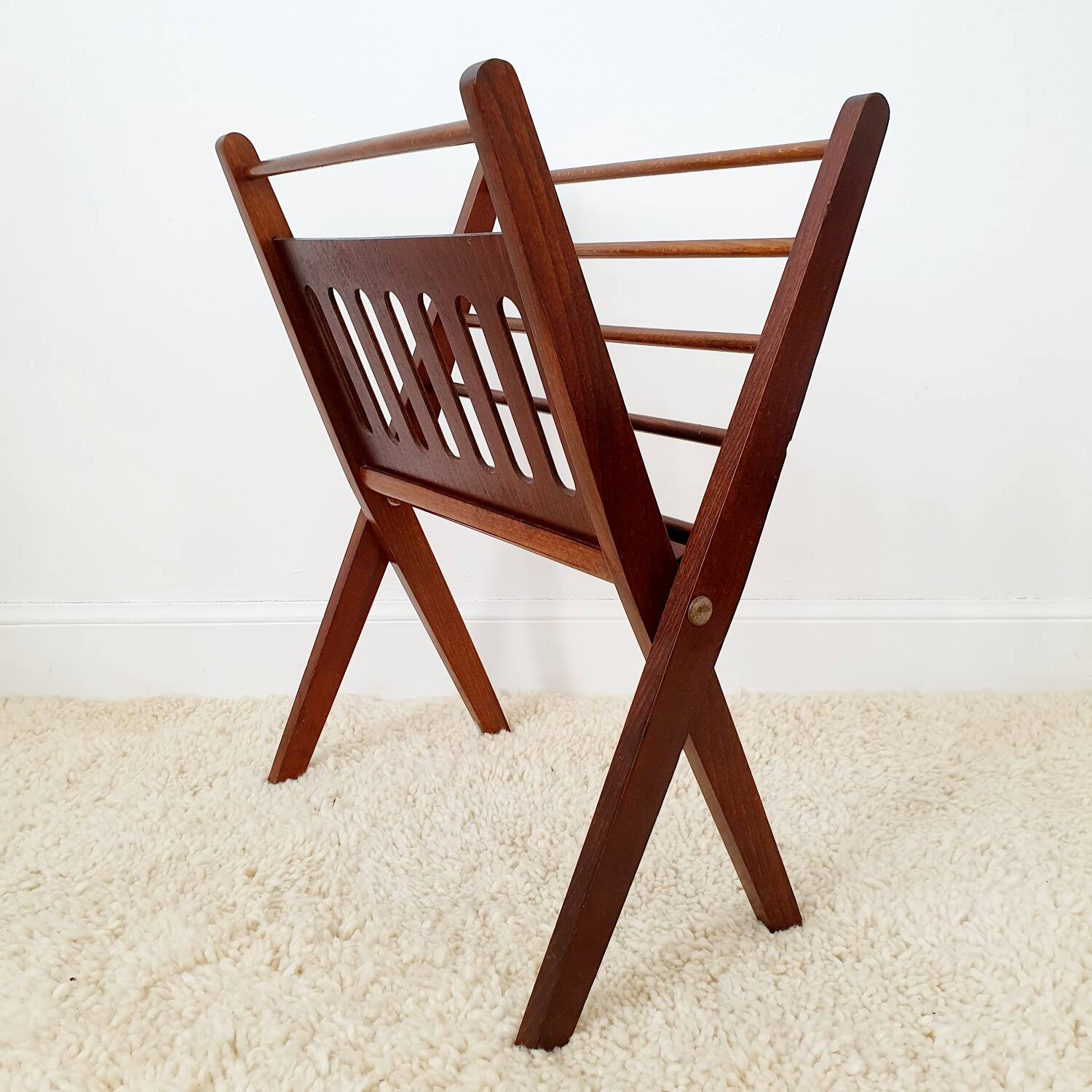 Foldable magazine rack by Cees Braakman 1960