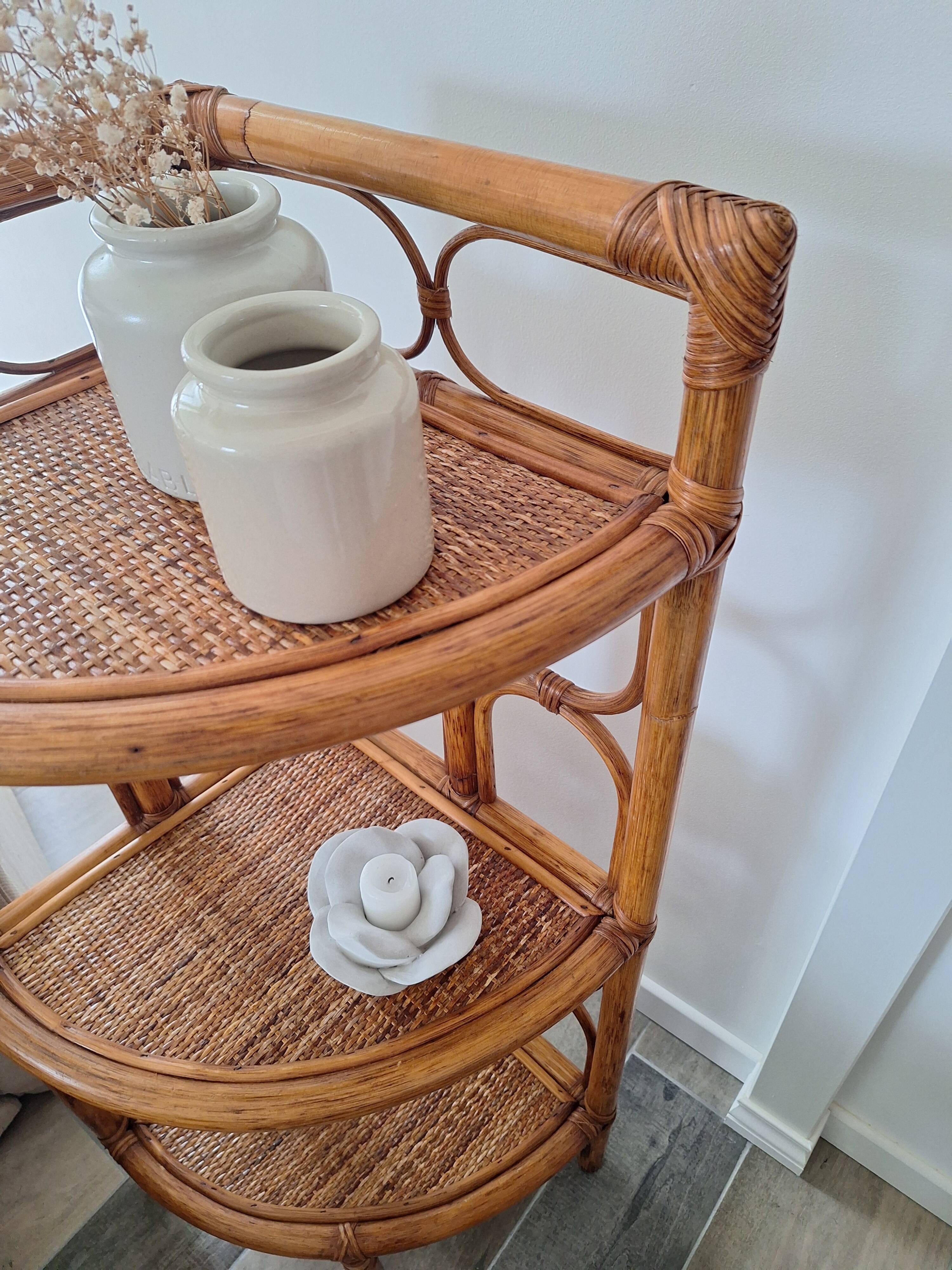 Etagère d'angle en rotin