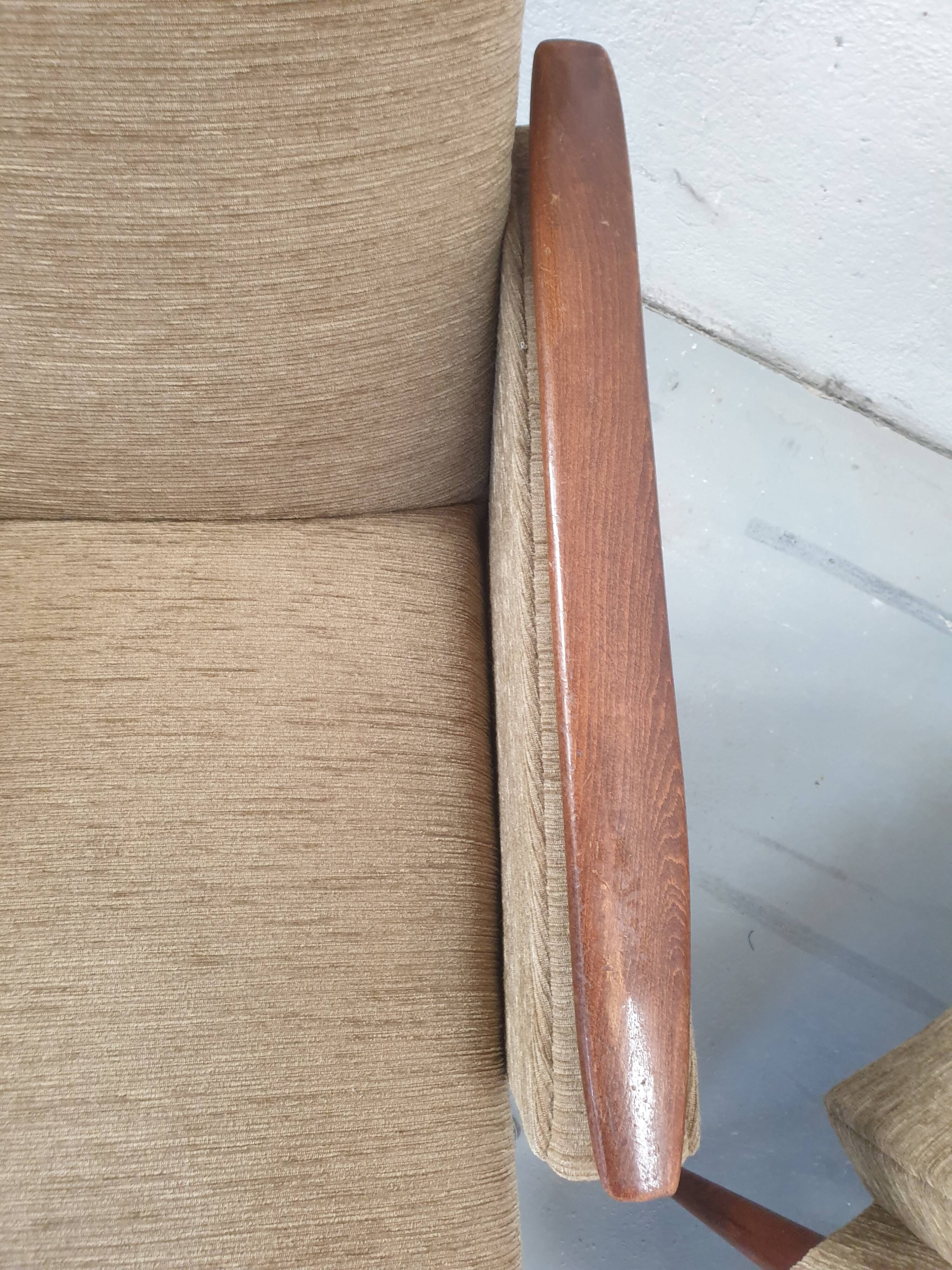 Paire de fauteuils scandinaves accoudoirs rehaussés années 50/60 vintage