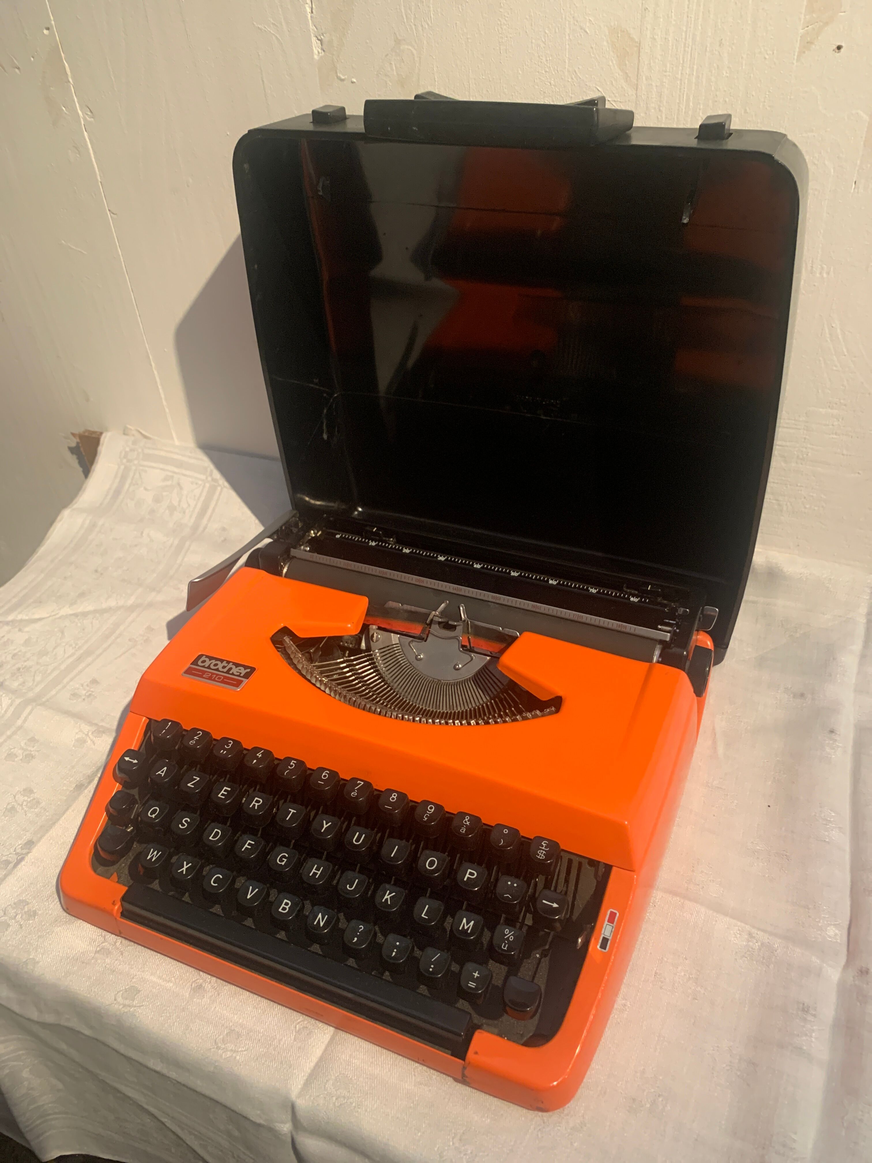 Portable typewriter