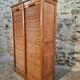 Armoire à rideaux vintage en chêne français – années 1960 – rangement de bureau avec étagères réglables