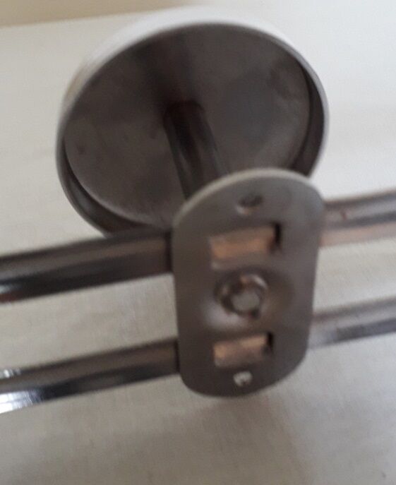 Coat rack with 4 hooks in chromed metal