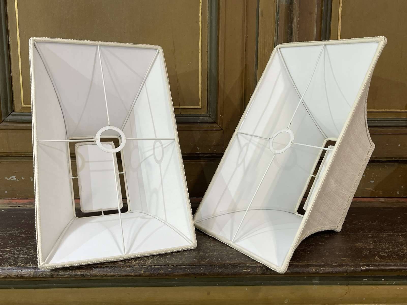 Pair of Italian lamps in travertine by Fratelli Mannelli