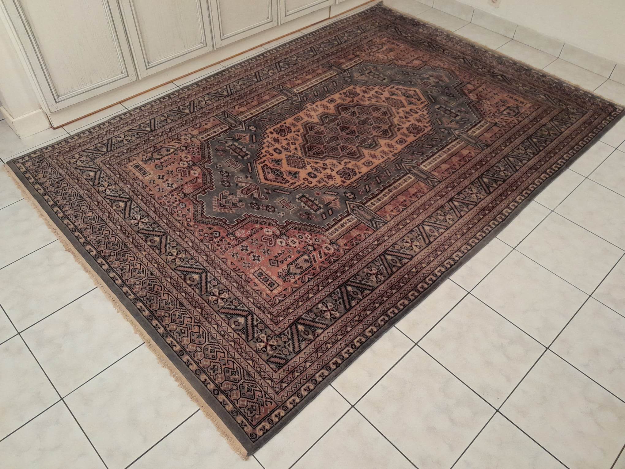 Handmade Pakistani rug 297x190cm