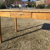 Farm table