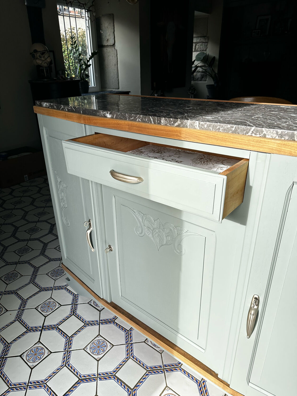 Bahut art deco revamped