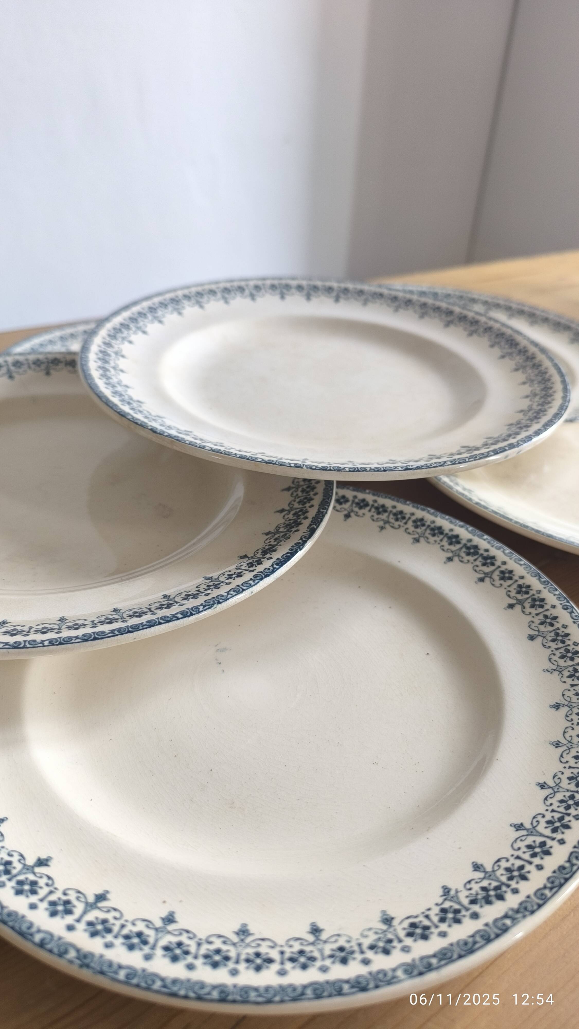 Set of 6 ironstone plates