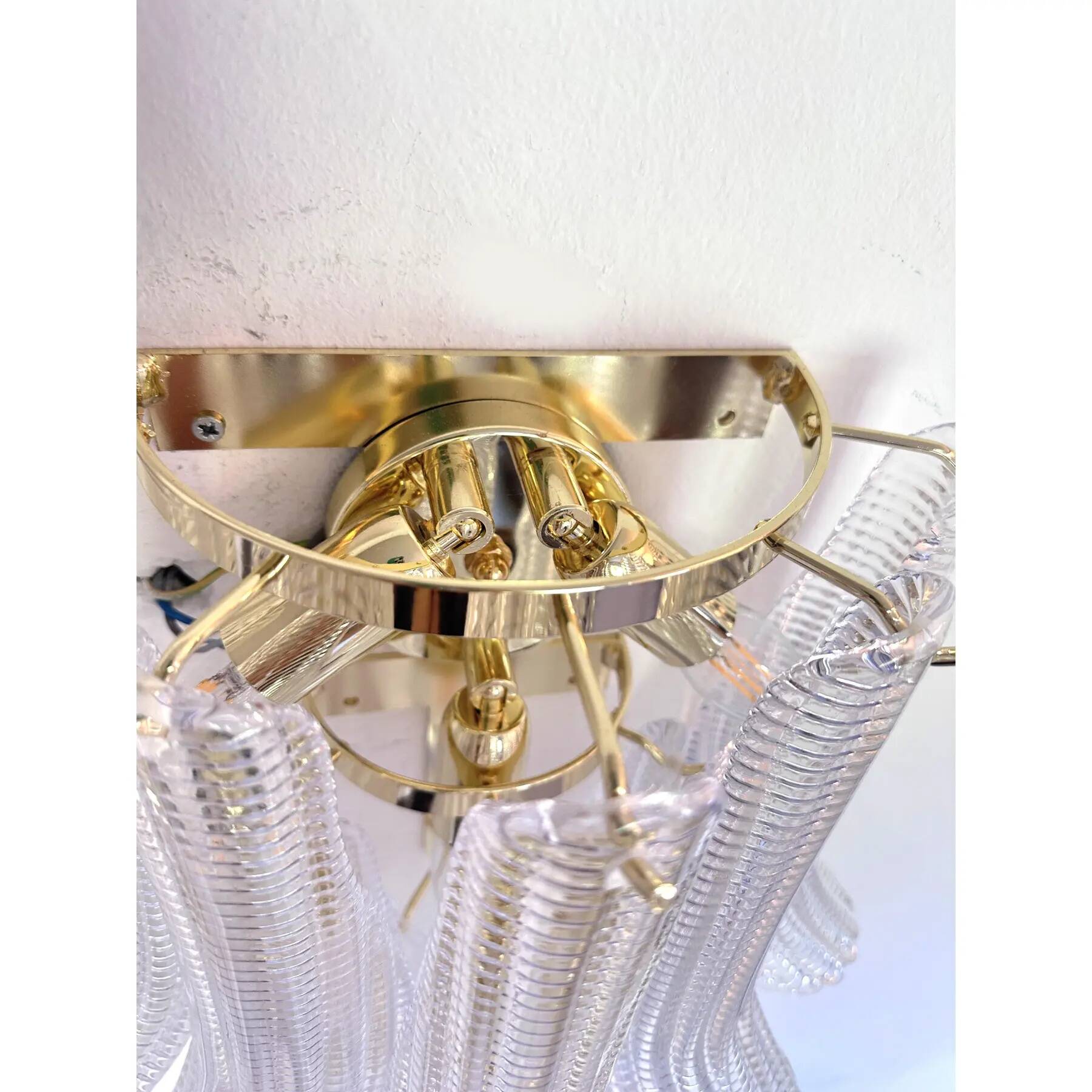 Contemporary Diamanted Transparent “Selle-Petali ” Murano Glass Wall Sconce