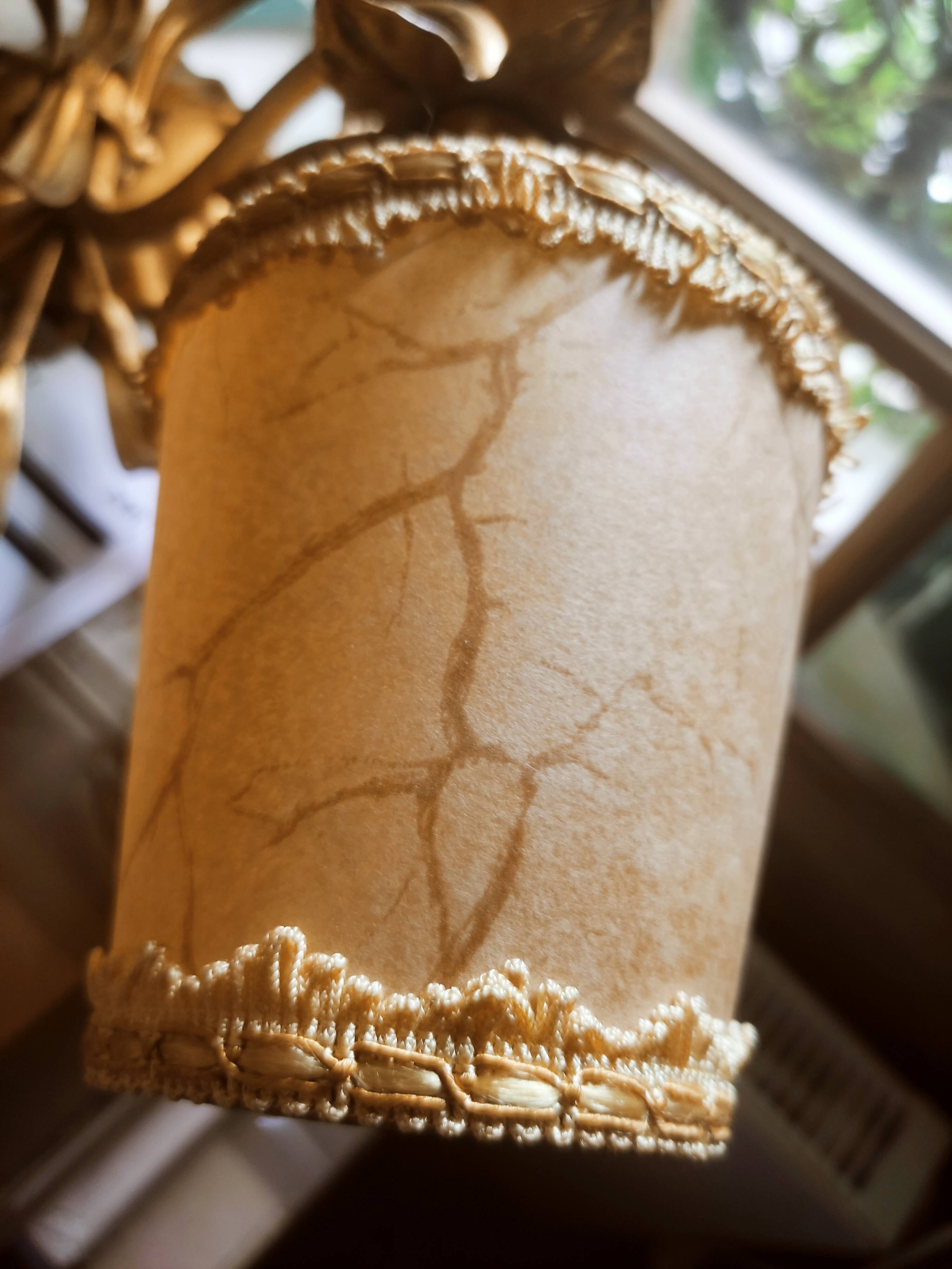 Double wall lamp in golden metal ears of wheat