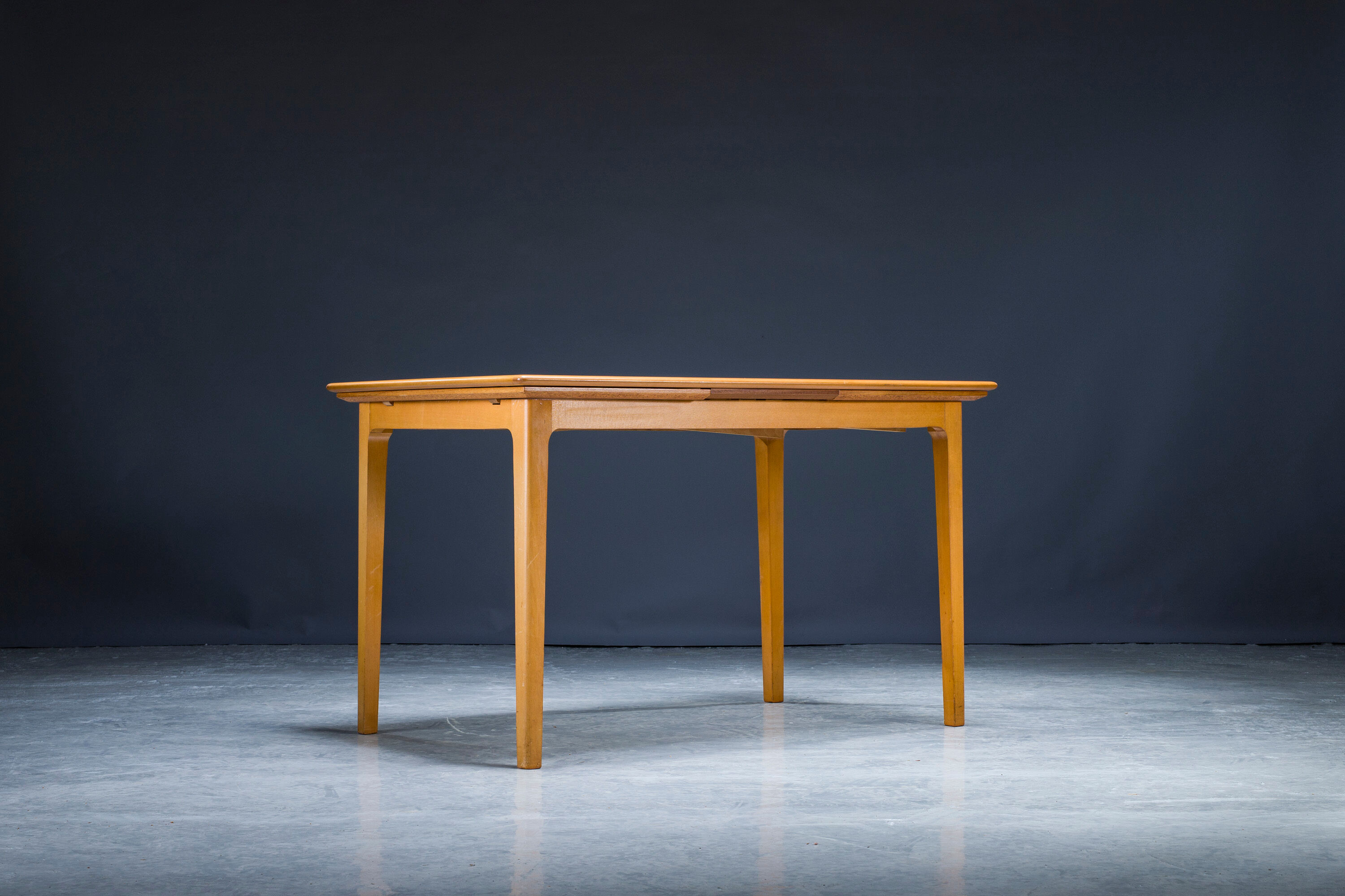 Extendable teak dinner table, 1960