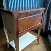Classic chest of drawers