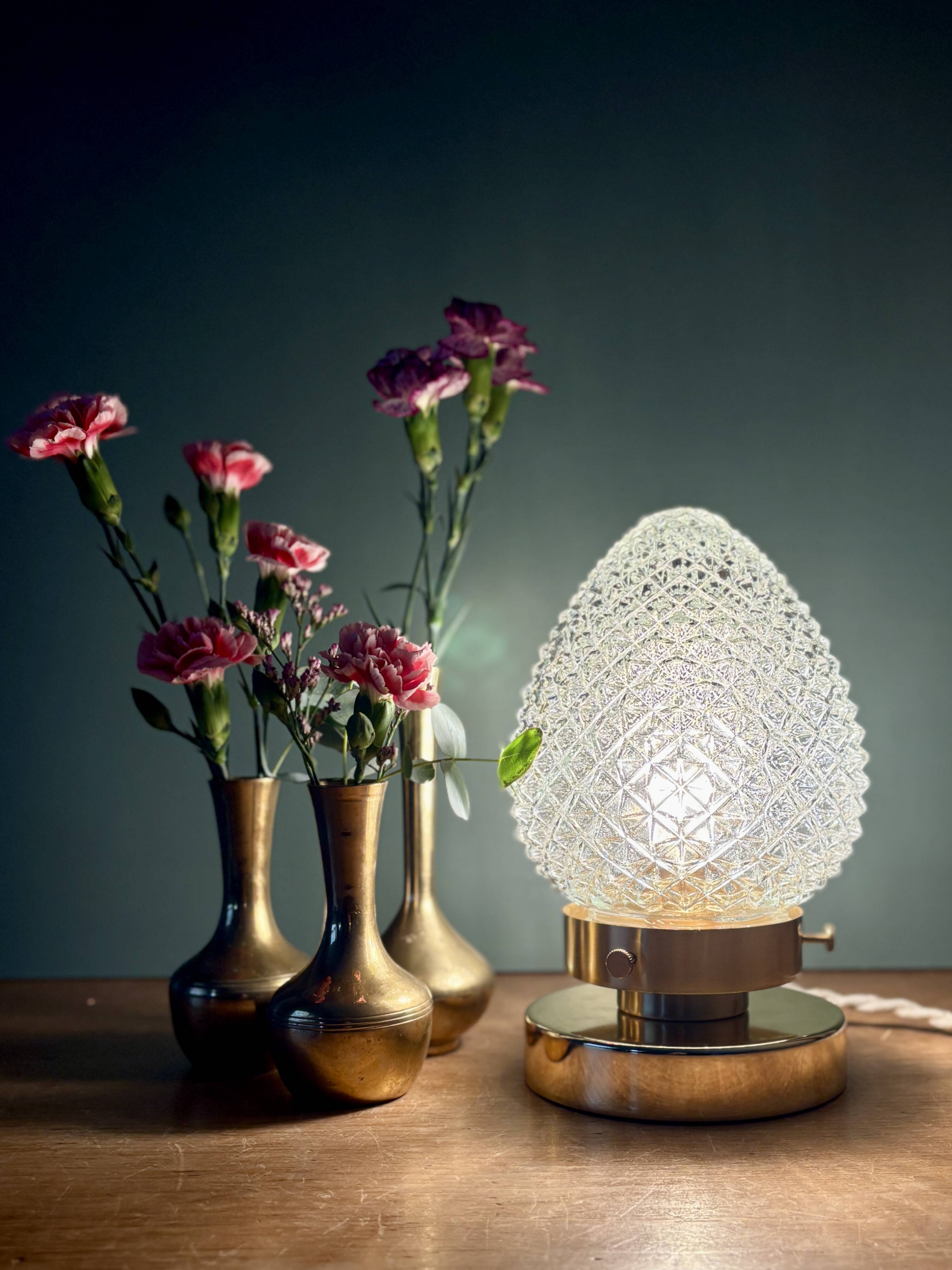 Vintage globe table lamp in diamond-point glass