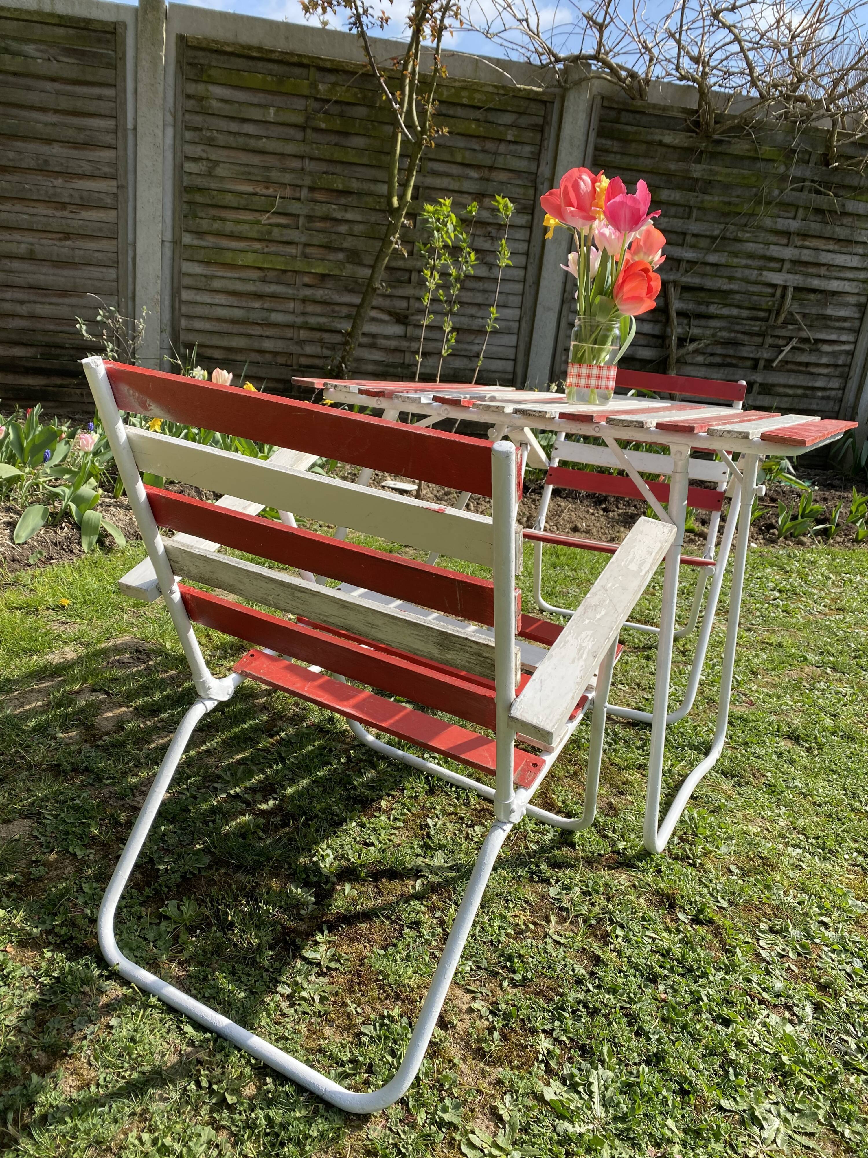 Former vintage garden lounge