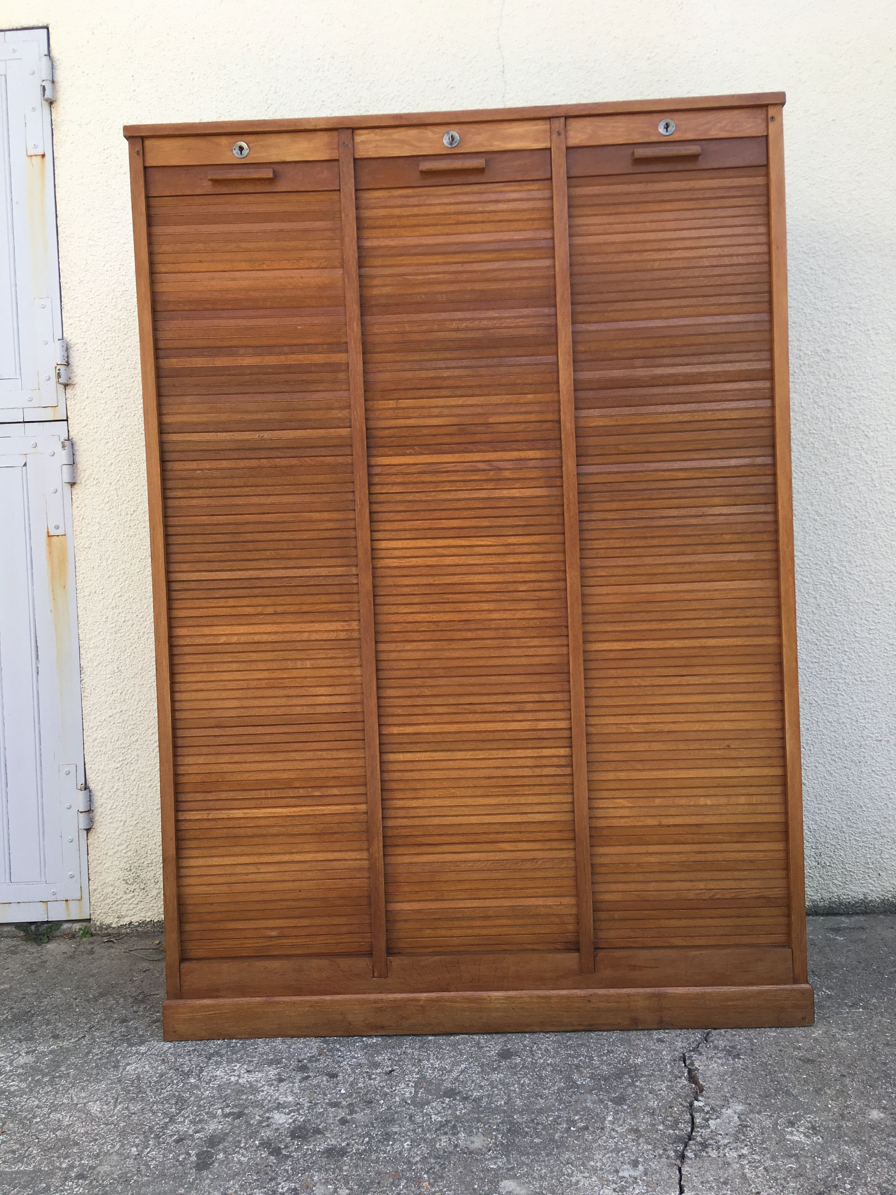 Solid oak triple curtain binder Year 1950