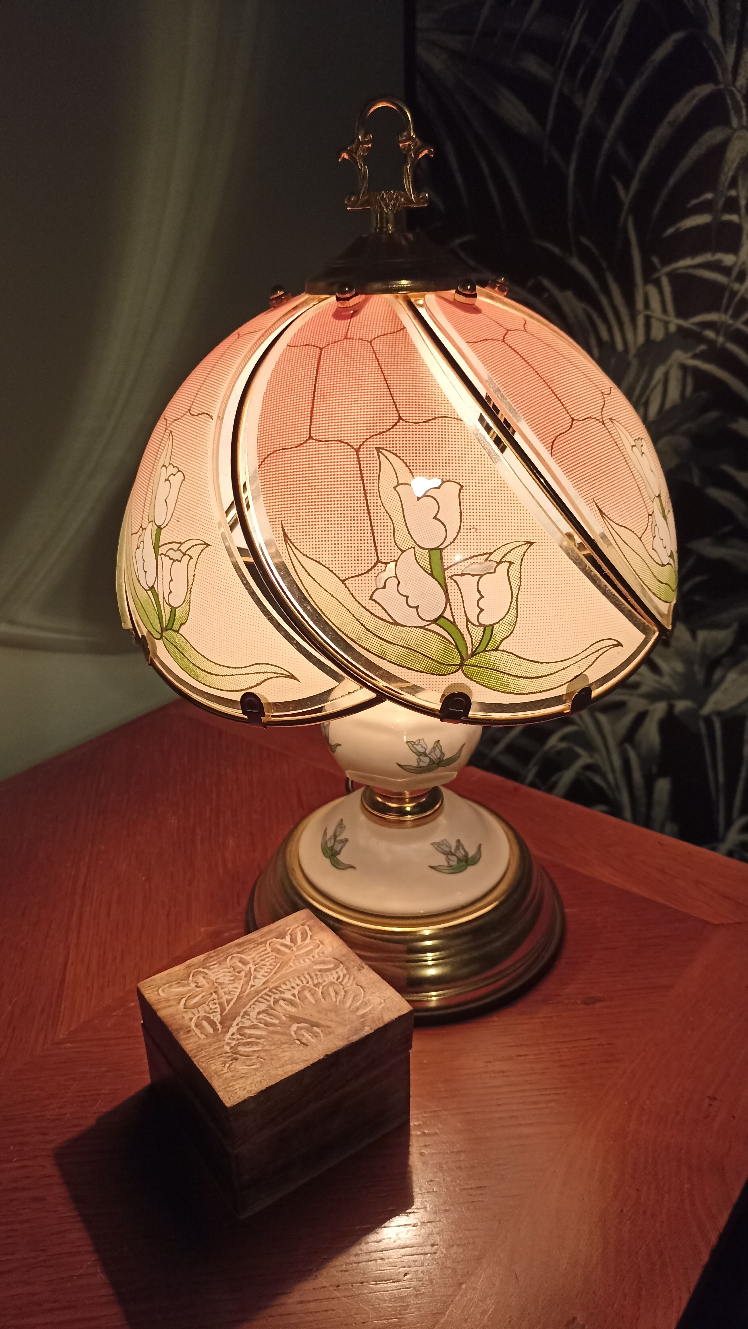 Table lamp