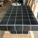 Table basse carrelage noir et joint bleu nuit