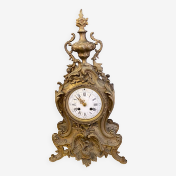 Pendule cartel style louis xv en bronze cartel decor au dauphin epoque xixeme