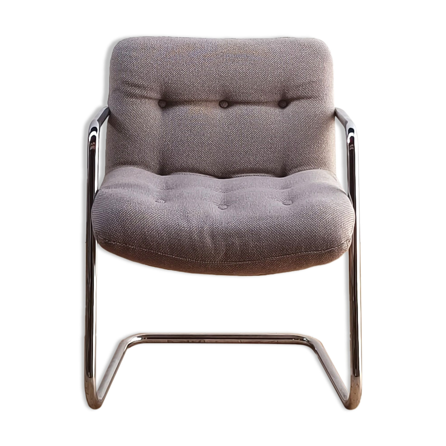 Storm armchair, Airborne