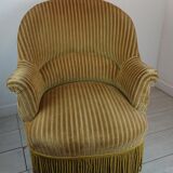 Toad armchair with green fringes