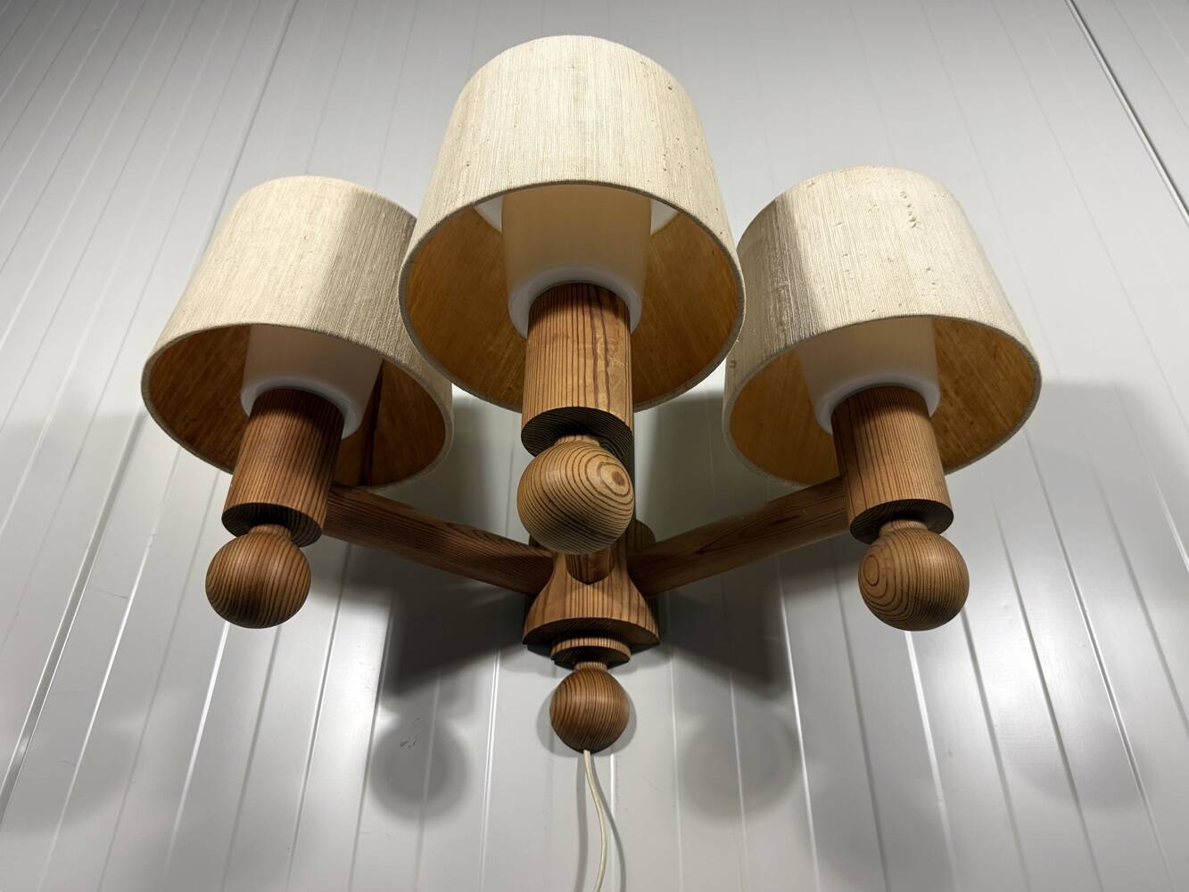 Applique murale Uno Kristiansson Pinus pour Luxus Suède années 1970.