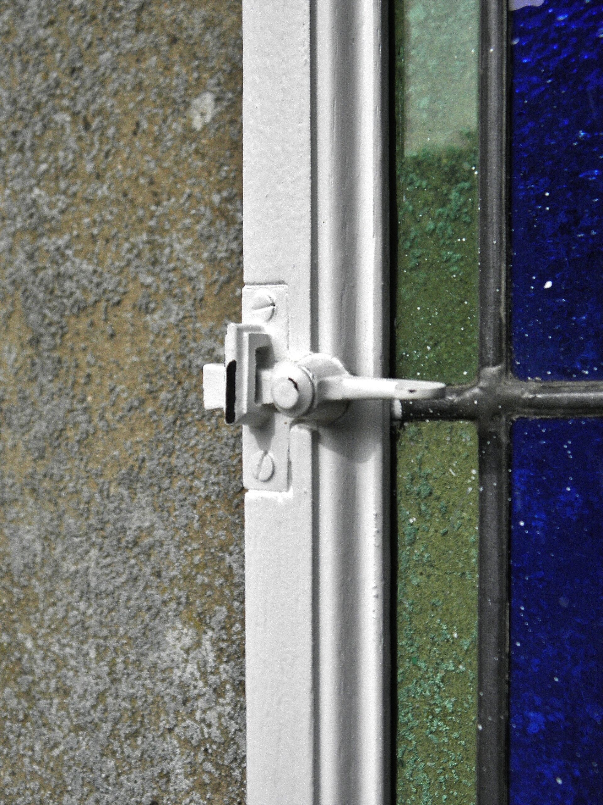 Ensemble de portes et fenêtres à vitraux