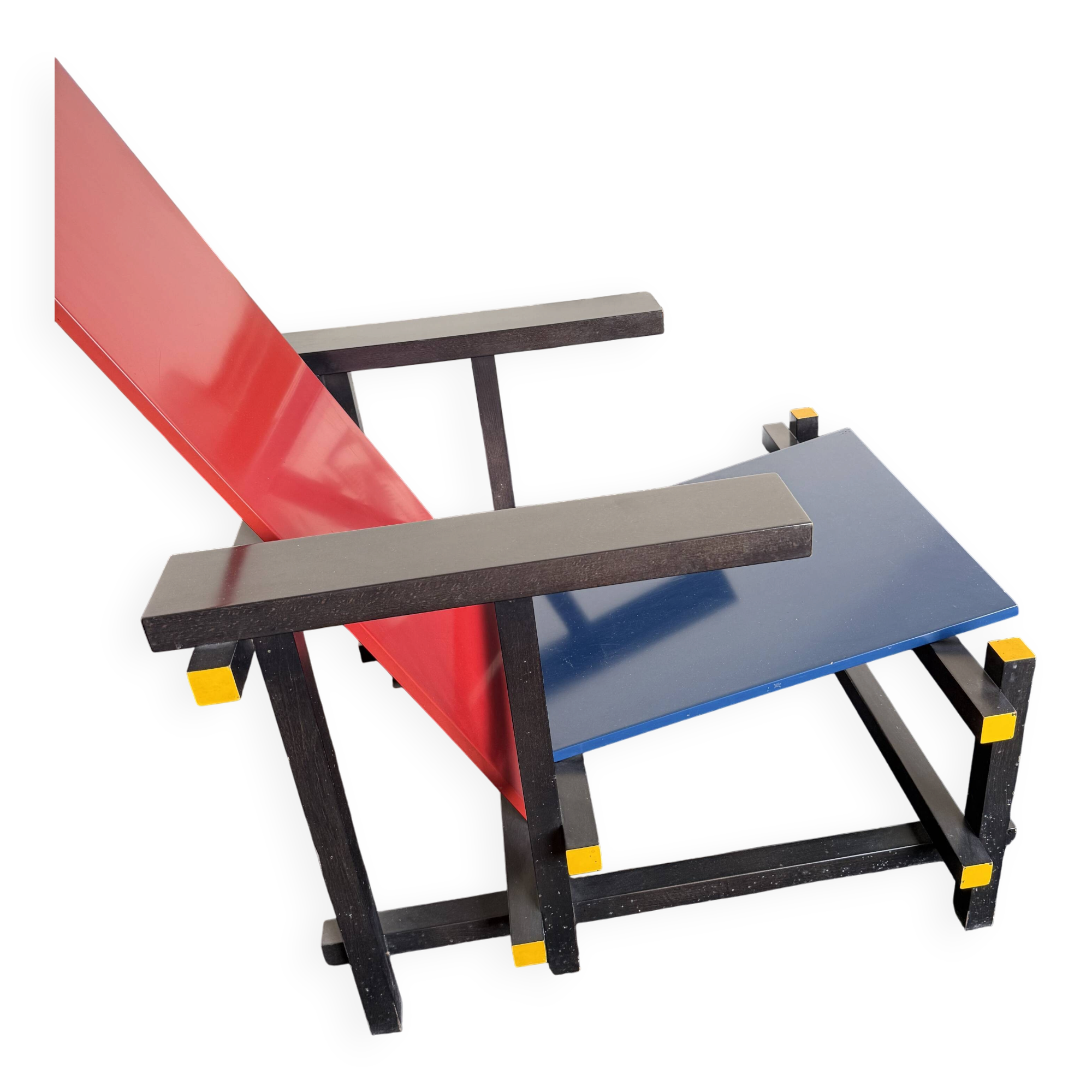 Cassina armchair in Rietveld style – Italian design from the 1980s.