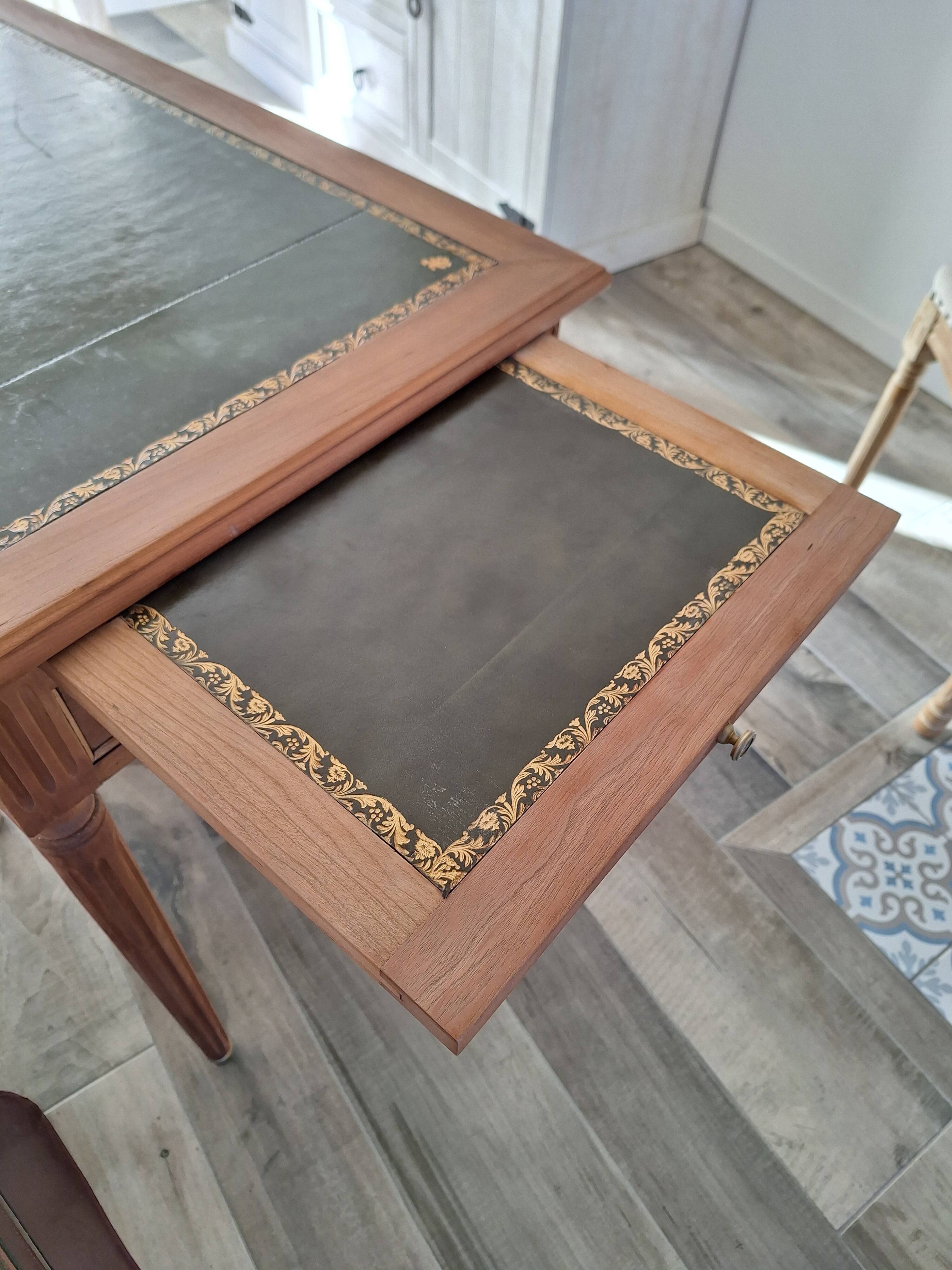 Extendable desk in solid wood in Louis XVI style