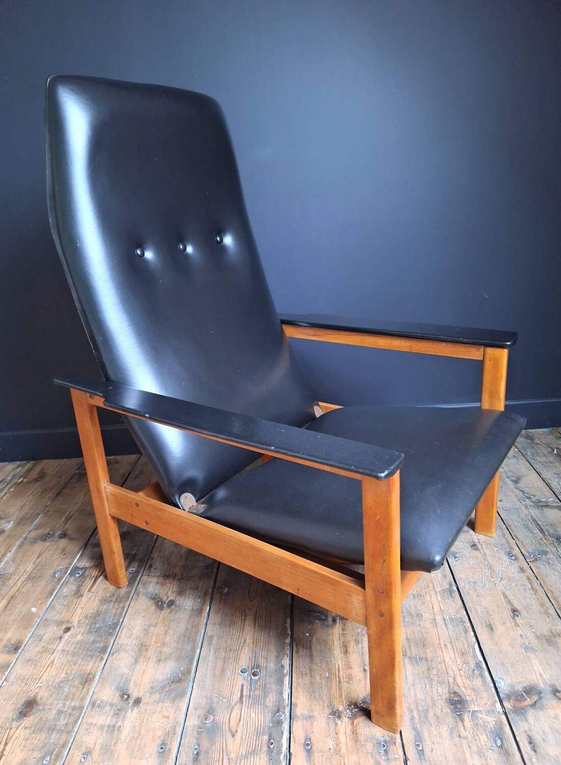 Reclining armchair Georges Van Rijck for Beaufort, wine seat furniture