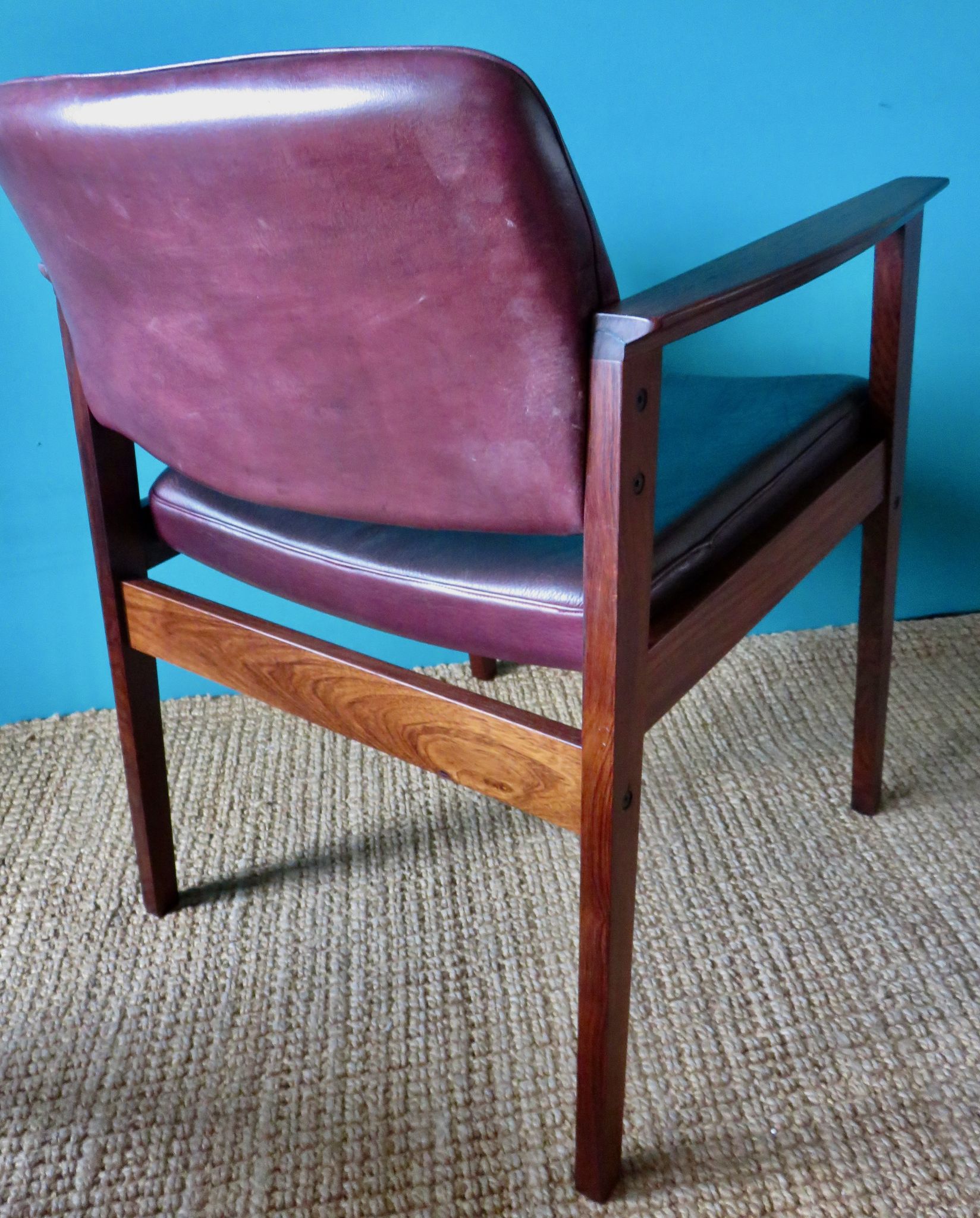 Pair of armchairs in Rio rosewood and plum leather, Denmark 1960