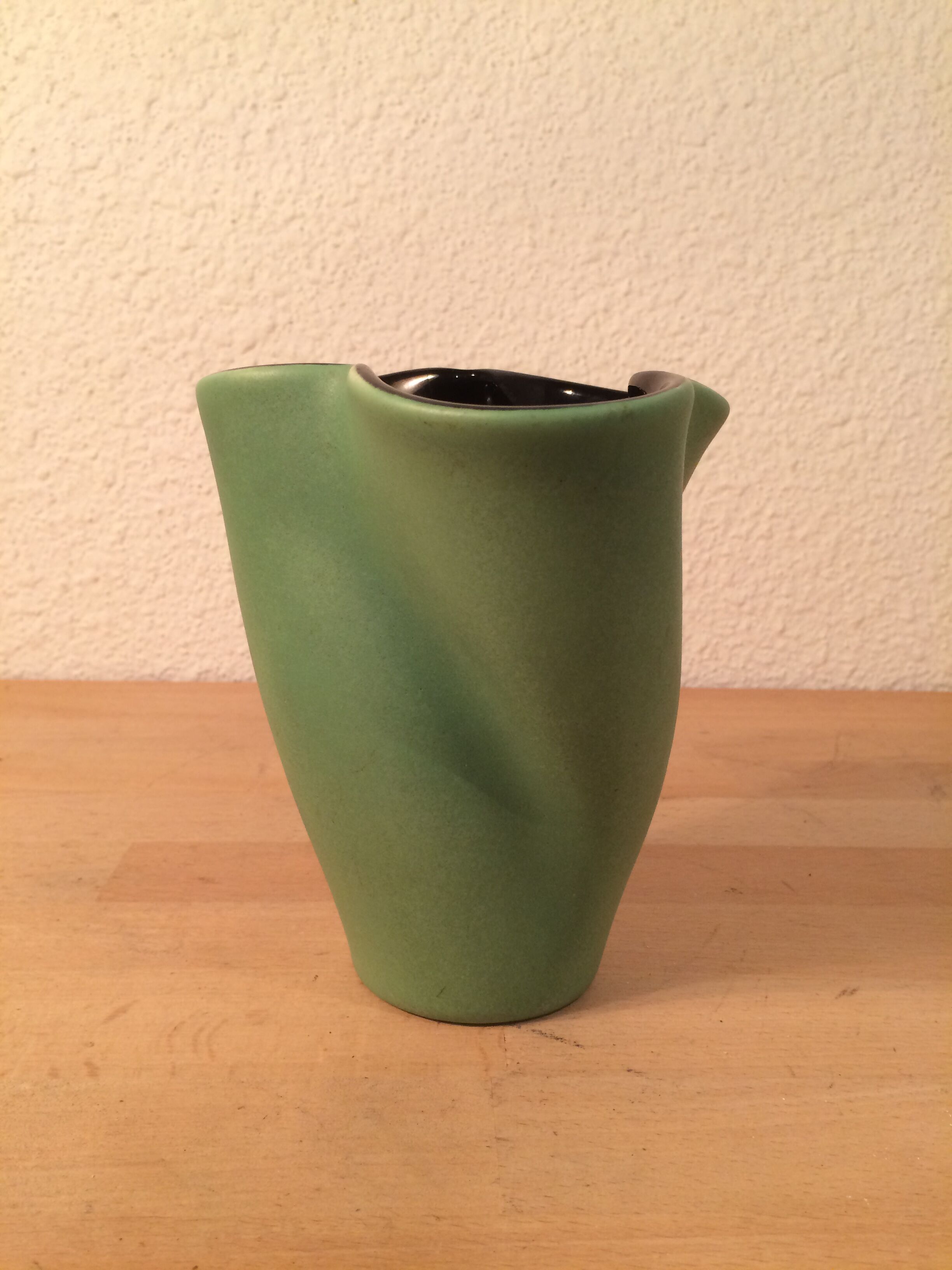 Vase Elchinger trilobed ceramic two-tone green black 60s