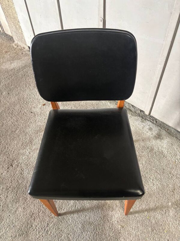 Ensemble de 4 chaises vintage années 60 en bois et skaï noir – design