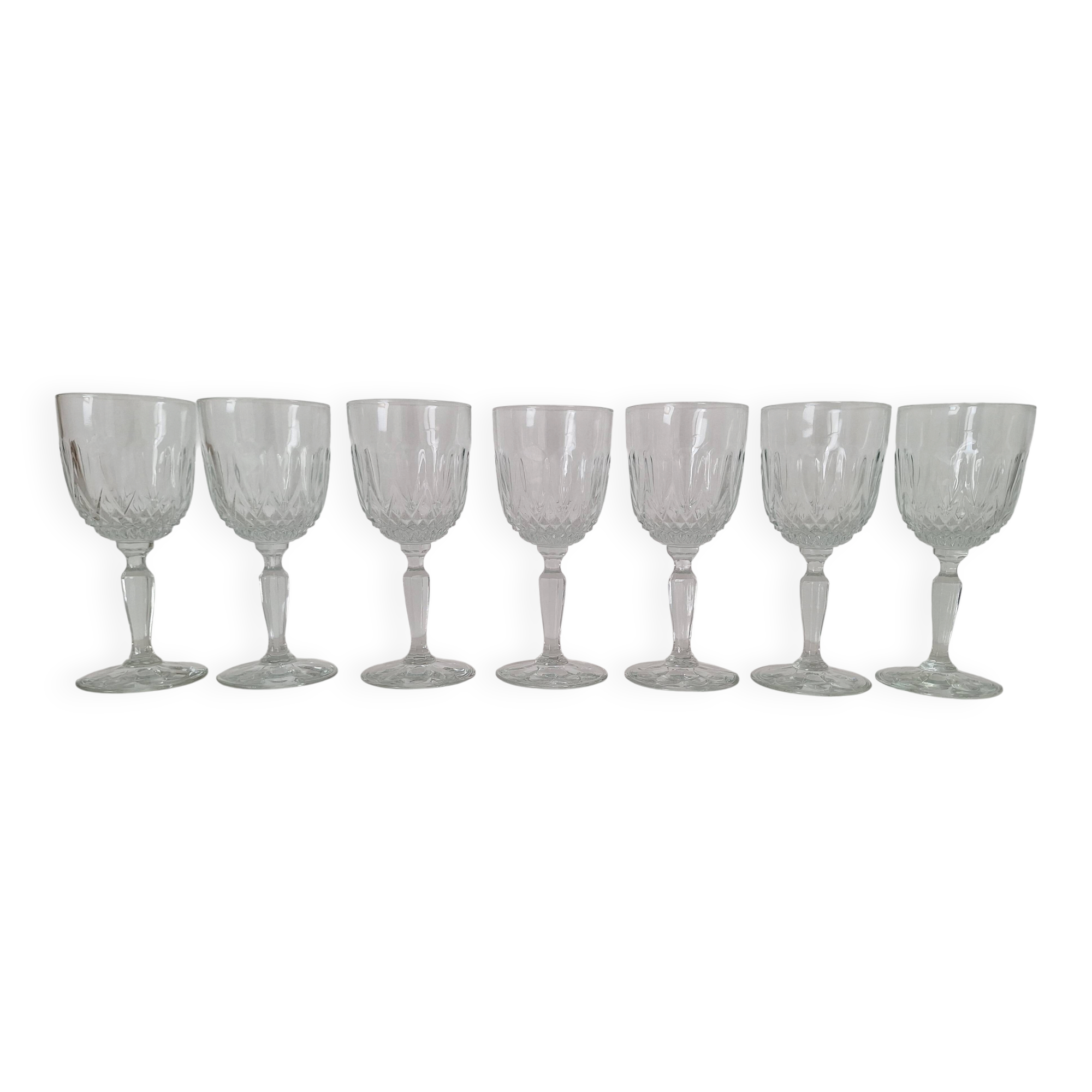 Verres à vin vintage en verre ciselé