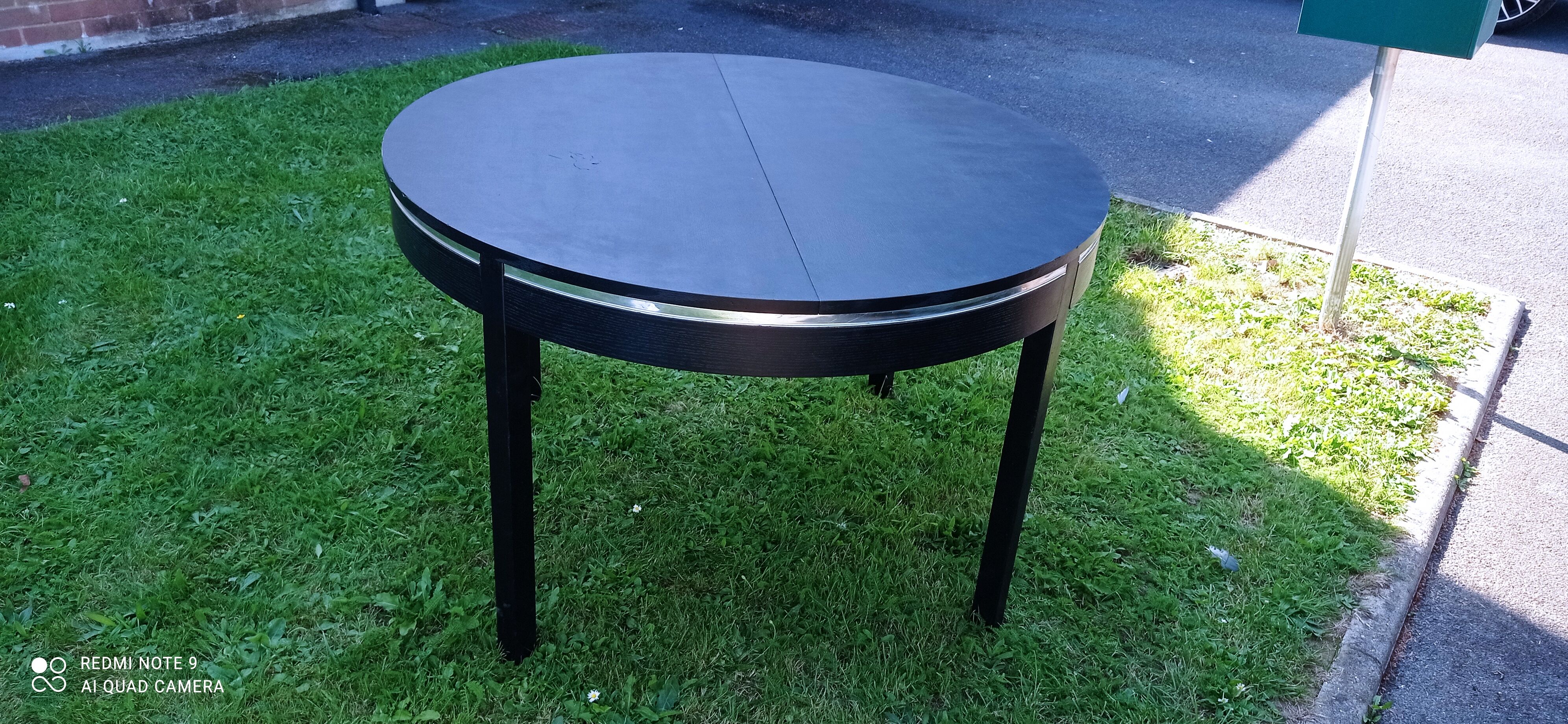 Roche & bobois 1970s edition round extendable dining table