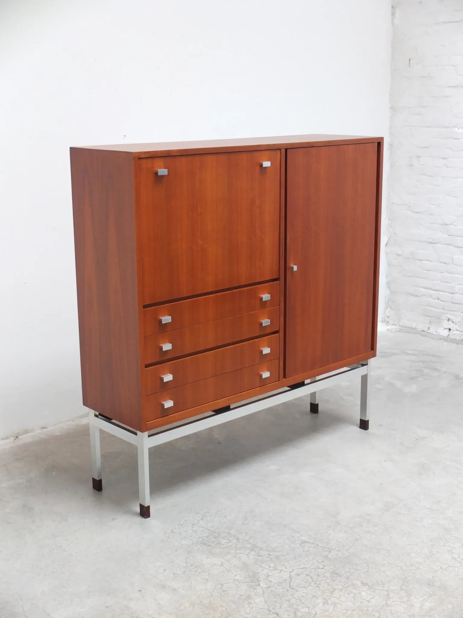 Belgian modernist bar cabinet by Werner Wölfers for V-Form, 1965