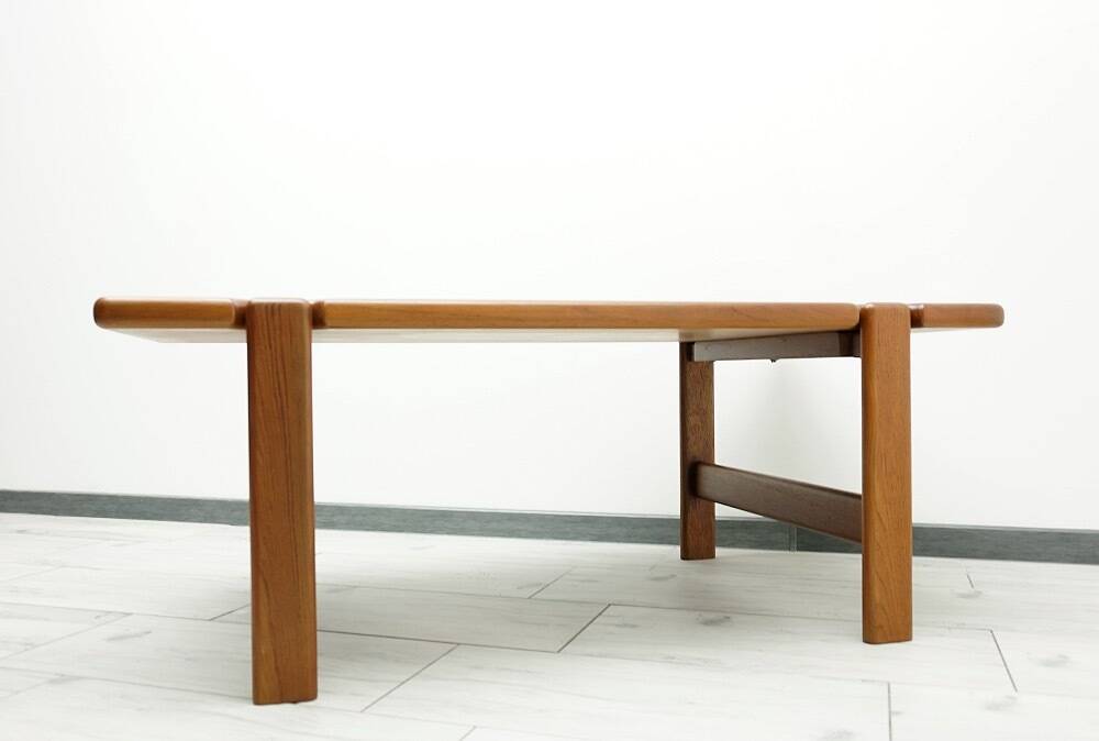 Elegant bench in vintage solid teak wood. after professional renovation.