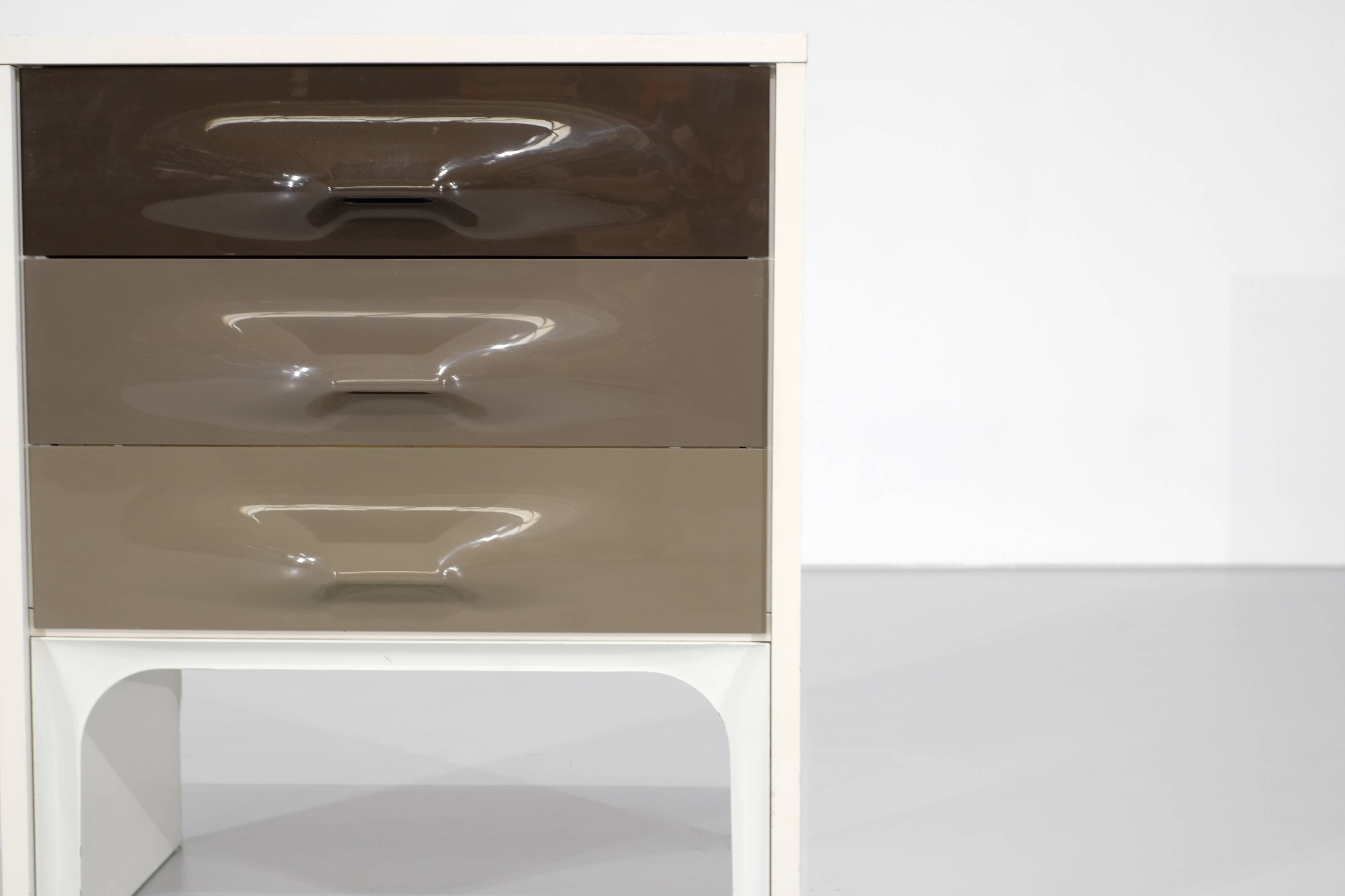 Nightstand "DF2000" by Raymond Loewy for Doubinsky Frères, France,