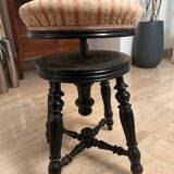 Napoleon III piano stool