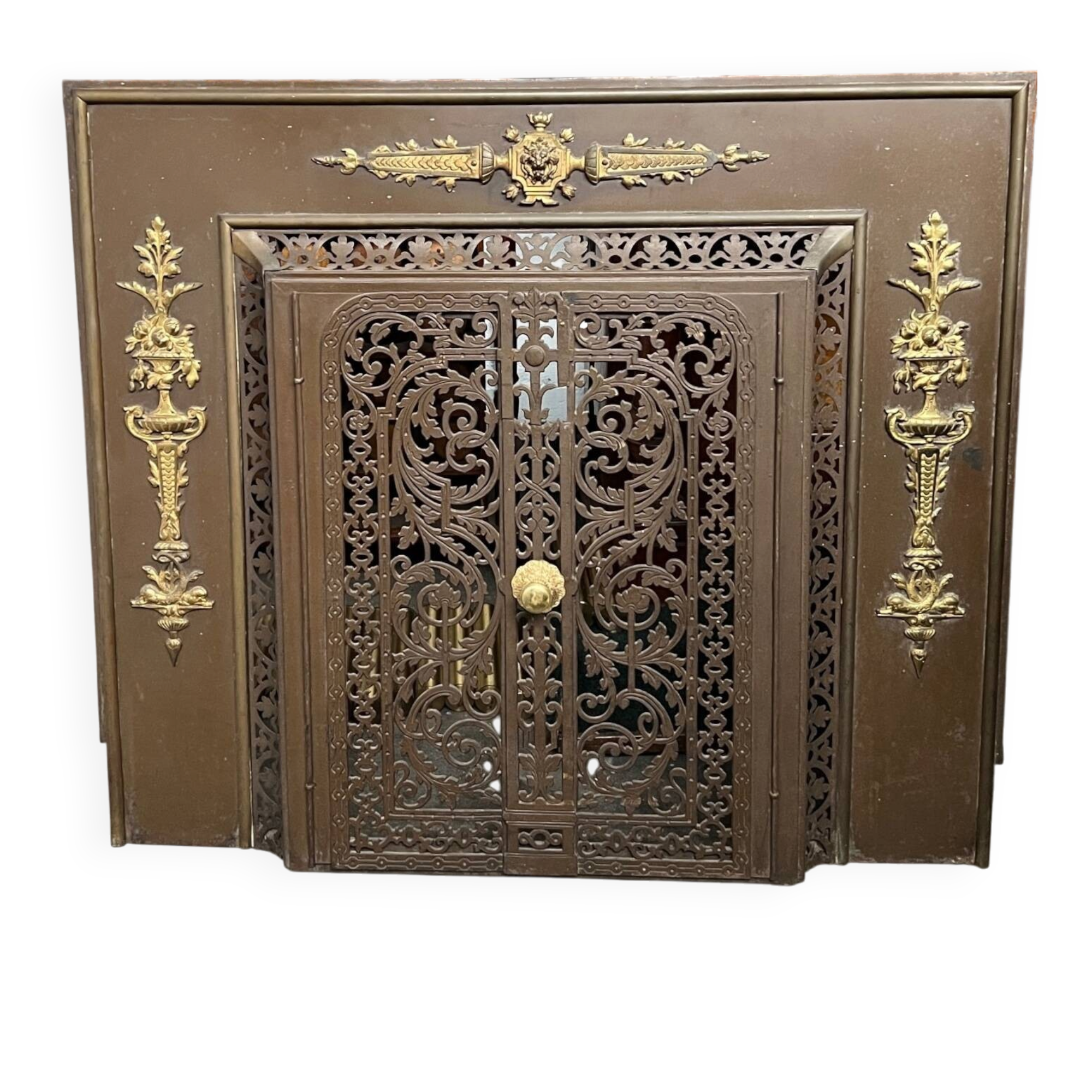 Fireplace screen in the Napoleon III style.