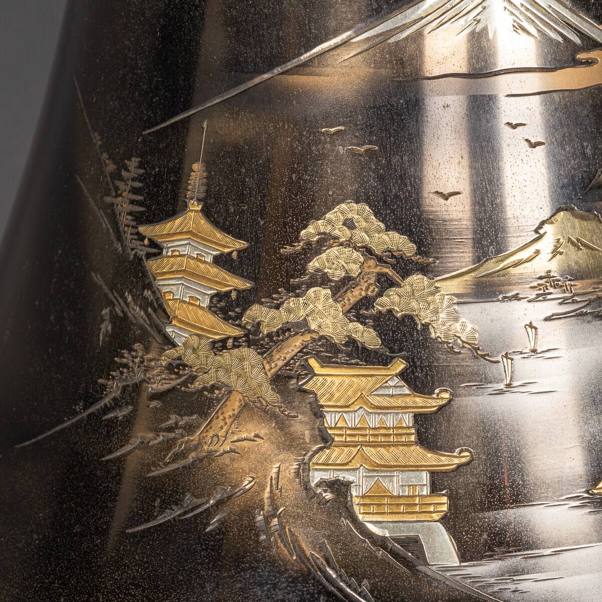 Mid 20thc japanese pair of lacquered table lamps c.1960