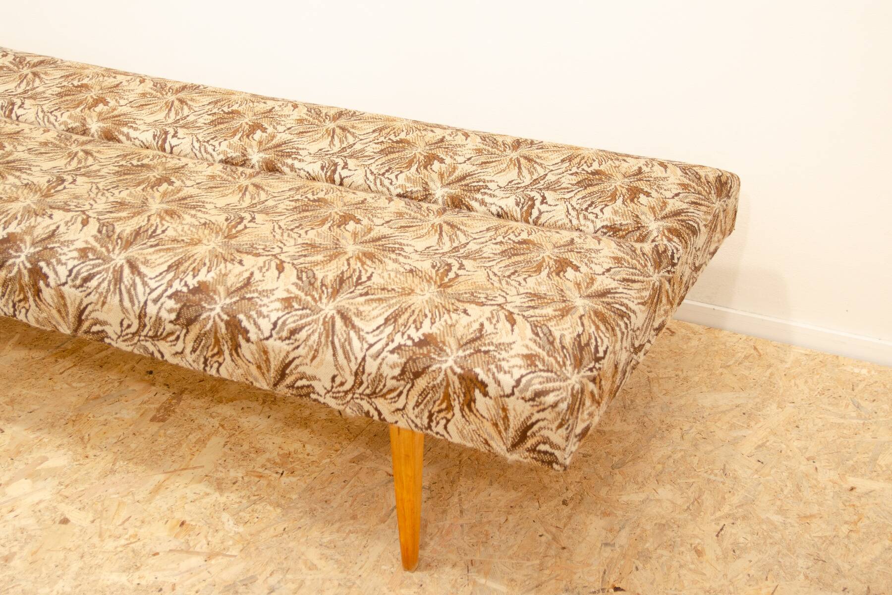 Lit de repos pliant du milieu du siècle par Miroslav Navrátil, années 1960, Tchécoslovaquie