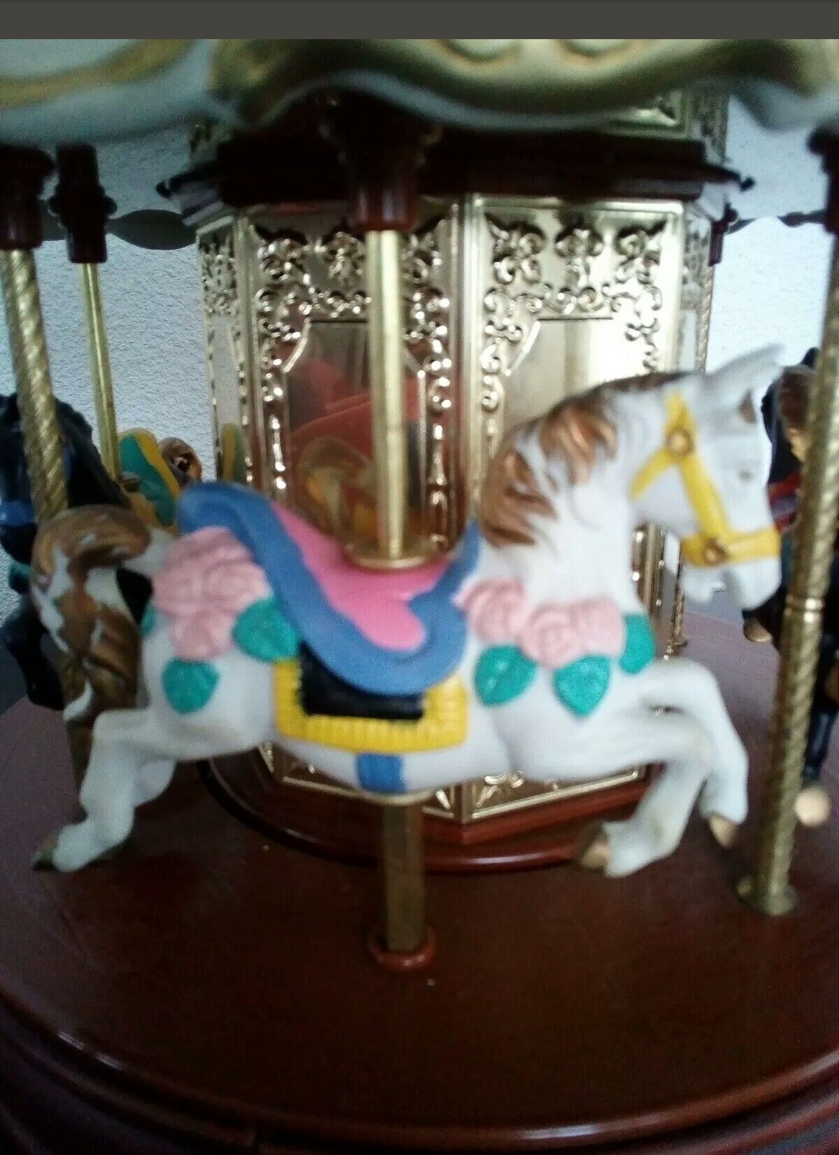 Waco marque musical carrousel 80' céramique and peint in the main