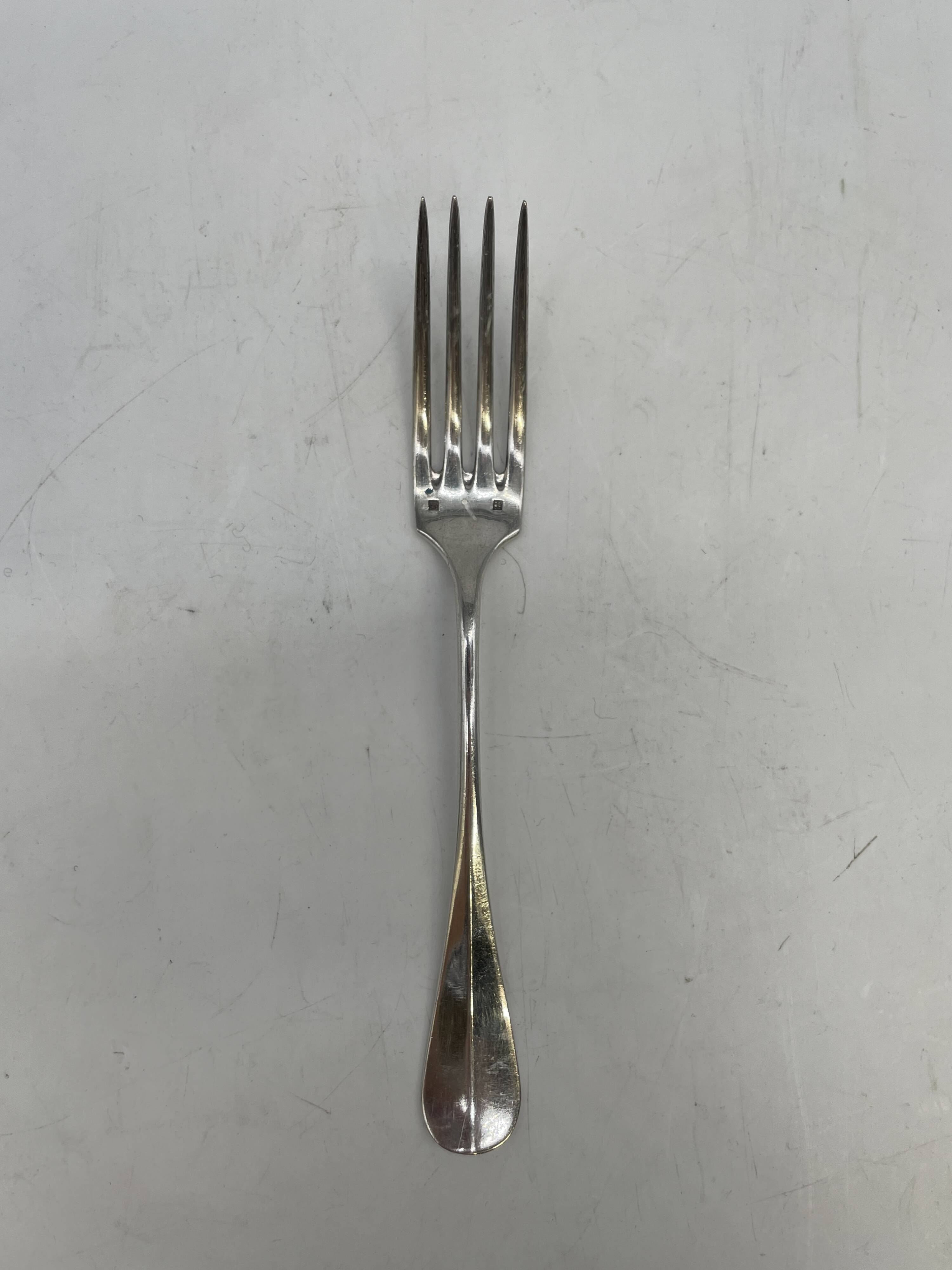 Set of 4 spoons and 2 dessert forks