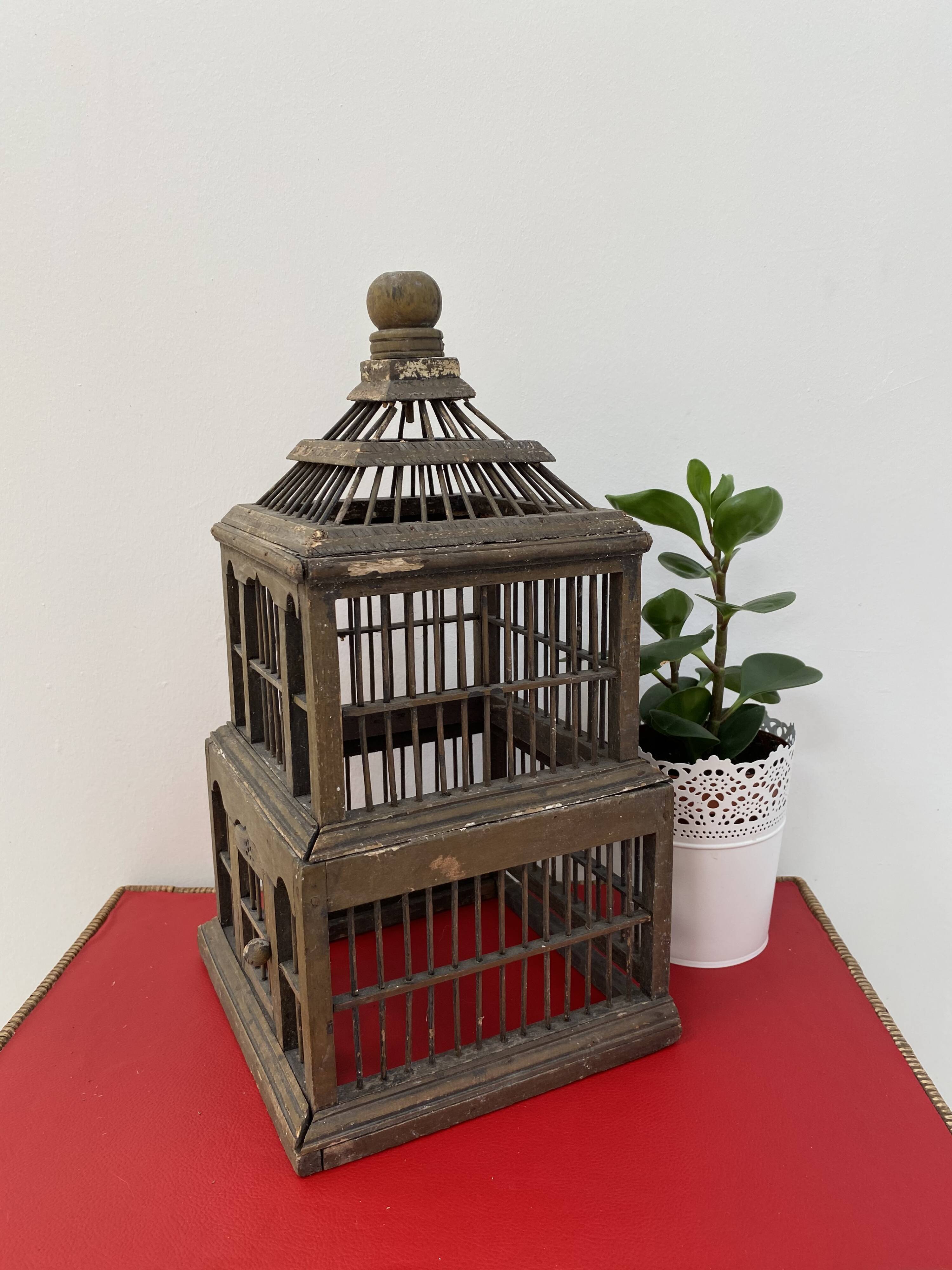 Cage à oiseaux en bois
