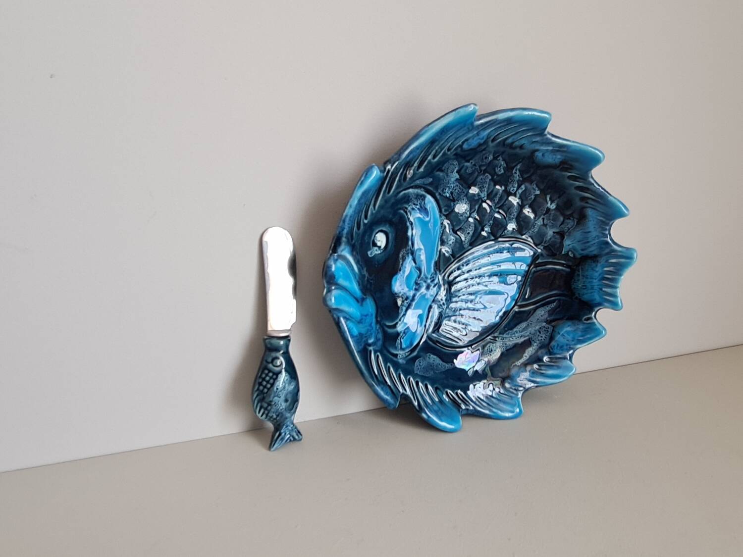 Ceramic butter dish signed Vallauris fish decor and its knife / fish / ceramic / 1960 / French riviera / Mid-Century / 20th