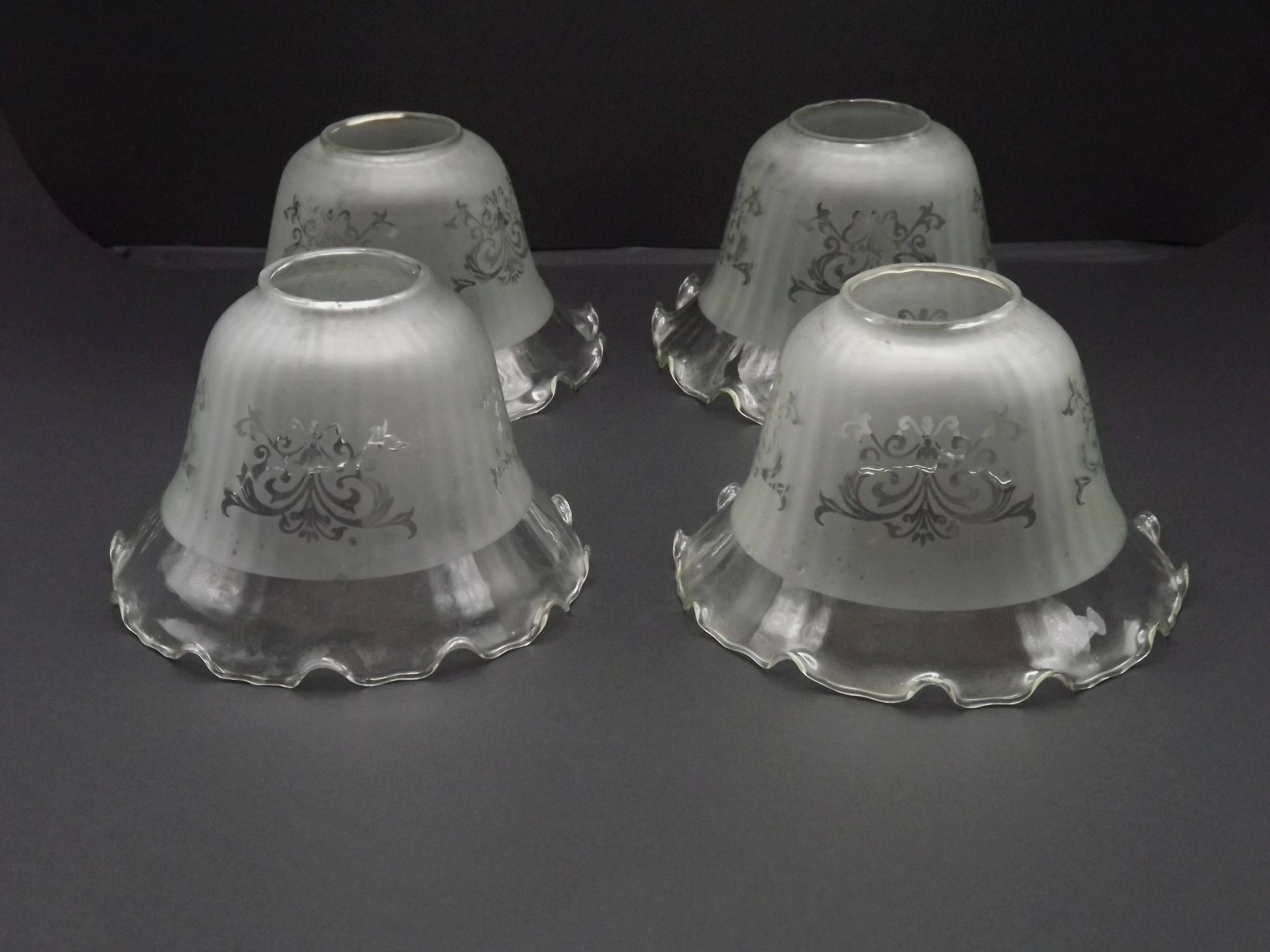 Set of 4 Victorian Style Bell-Shaped Glass Replacement Shades Frilled Edge