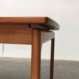 Mid-century teak coffee table by Ole Wanscher for Poul Jeppesens Møbelfabrik.