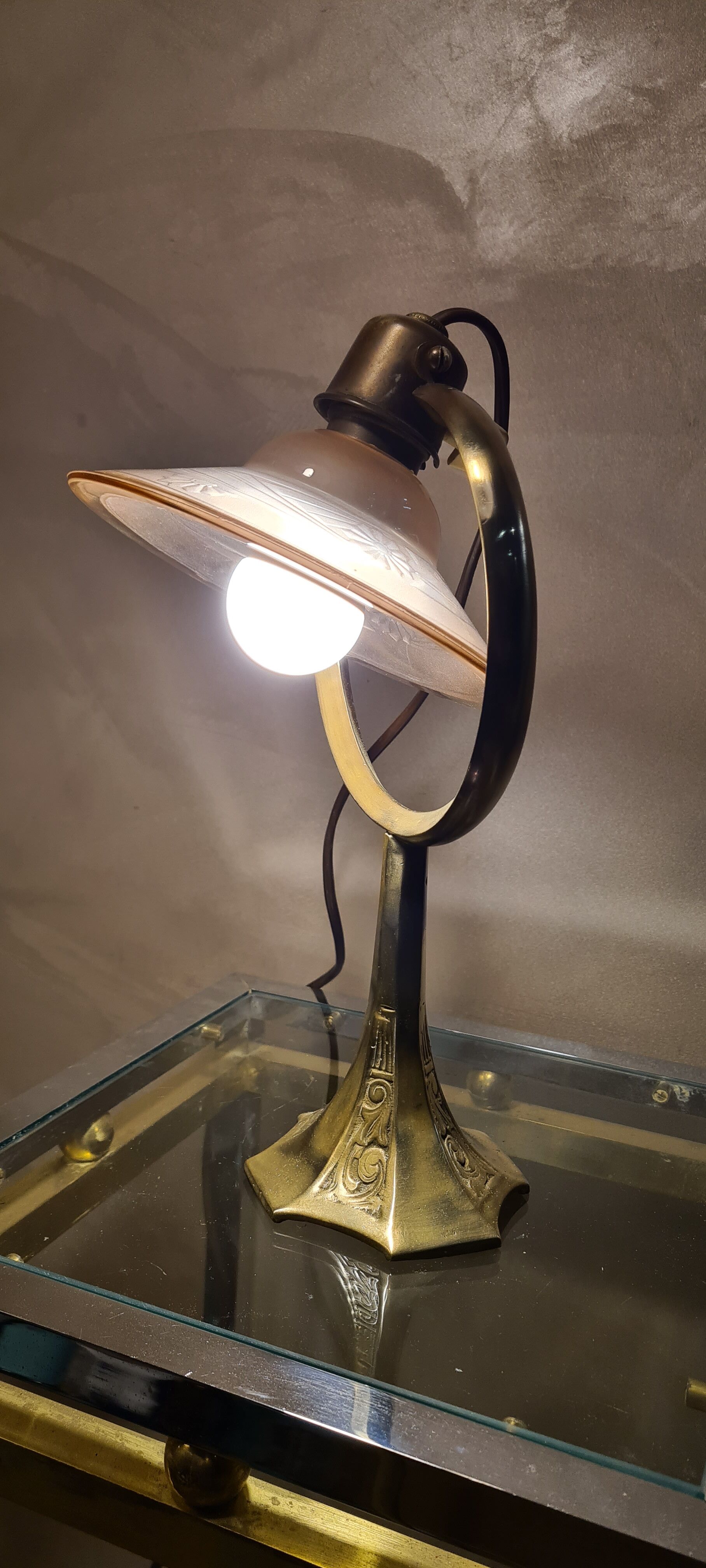 Art deco lamp
