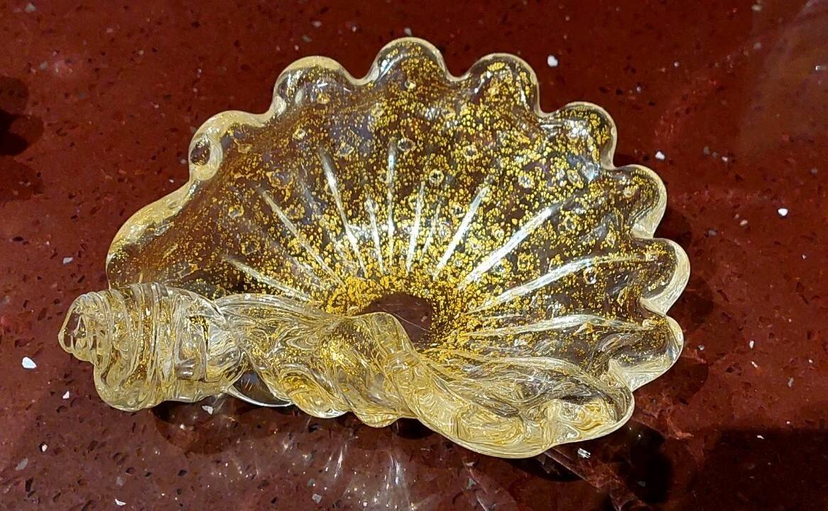 Murano glass bowl with gold flecks, 1960s shell design.
