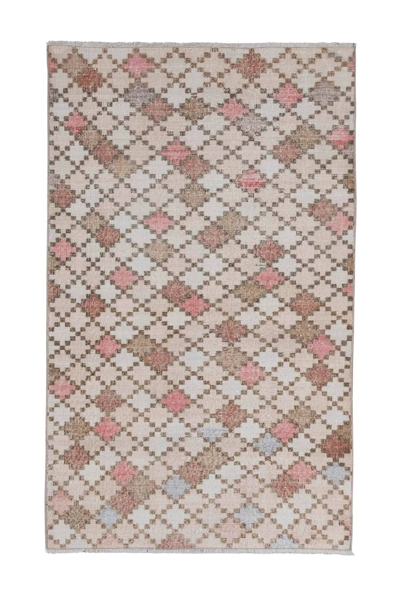 Vintage handmade Turkish rug 118x187 cm